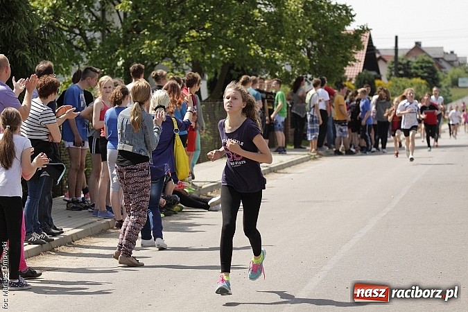 Zdjęcie w galerii na portalu naszraciborz.pl: Wielkie bieganie na Dzień Dziecka w Rudniku wiadomości z regionu
