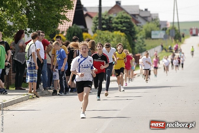 Zdjęcie w galerii na portalu naszraciborz.pl: Wielkie bieganie na Dzień Dziecka w Rudniku wiadomości z regionu