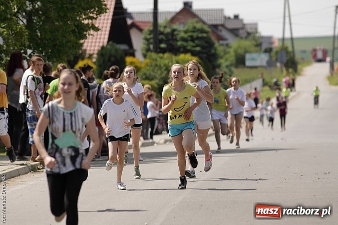 Zdjęcie w galerii na portalu naszraciborz.pl: Wielkie bieganie na Dzień Dziecka w Rudniku wiadomości z regionu