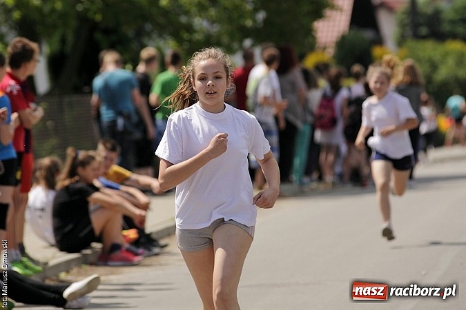 Zdjęcie w galerii na portalu naszraciborz.pl: Wielkie bieganie na Dzień Dziecka w Rudniku wiadomości z regionu