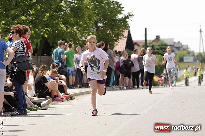 Zdjęcie w galerii na portalu naszraciborz.pl: Wielkie bieganie na Dzień Dziecka w Rudniku wiadomości z regionu