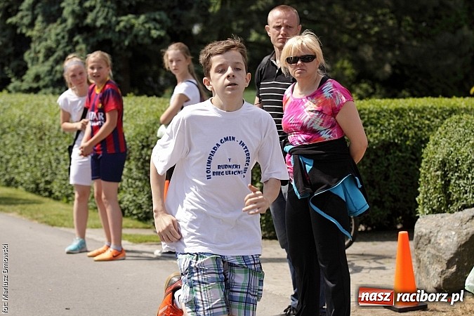 Zdjęcie w galerii na portalu naszraciborz.pl: Wielkie bieganie na Dzień Dziecka w Rudniku wiadomości z regionu