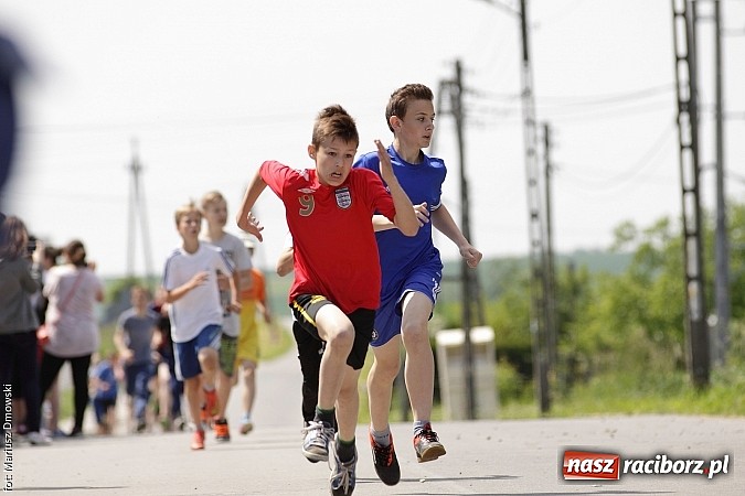 Zdjęcie w galerii na portalu naszraciborz.pl: Wielkie bieganie na Dzień Dziecka w Rudniku wiadomości z regionu