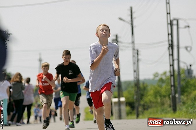 Zdjęcie w galerii na portalu naszraciborz.pl: Wielkie bieganie na Dzień Dziecka w Rudniku wiadomości z regionu