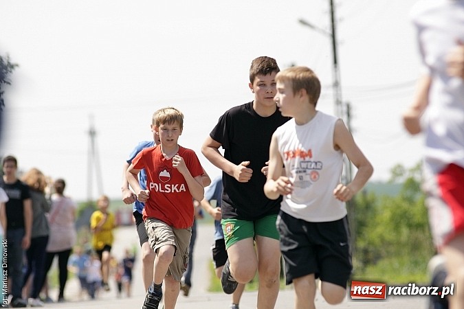 Zdjęcie w galerii na portalu naszraciborz.pl: Wielkie bieganie na Dzień Dziecka w Rudniku wiadomości z regionu