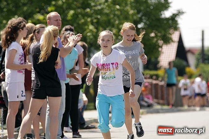 Zdjęcie w galerii na portalu naszraciborz.pl: Wielkie bieganie na Dzień Dziecka w Rudniku wiadomości z regionu
