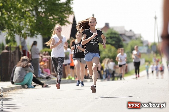 Zdjęcie w galerii na portalu naszraciborz.pl: Wielkie bieganie na Dzień Dziecka w Rudniku wiadomości z regionu