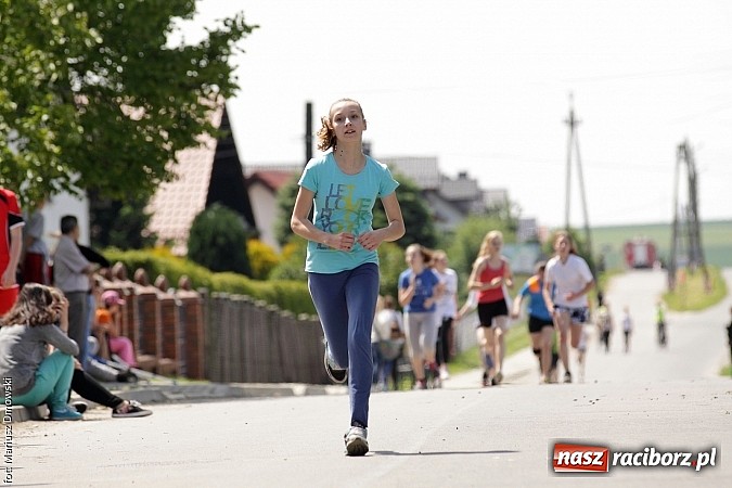 Zdjęcie w galerii na portalu naszraciborz.pl: Wielkie bieganie na Dzień Dziecka w Rudniku wiadomości z regionu