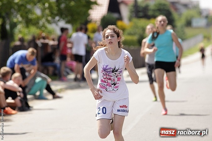 Zdjęcie w galerii na portalu naszraciborz.pl: Wielkie bieganie na Dzień Dziecka w Rudniku wiadomości z regionu