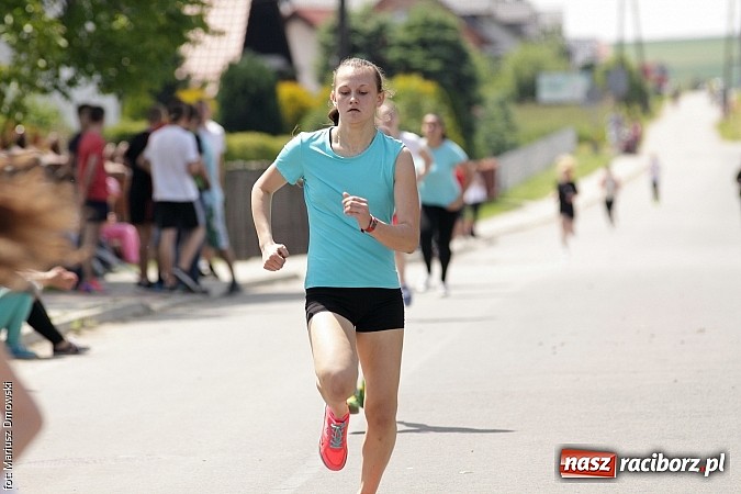 Zdjęcie w galerii na portalu naszraciborz.pl: Wielkie bieganie na Dzień Dziecka w Rudniku wiadomości z regionu