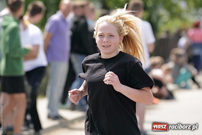 Zdjęcie w galerii na portalu naszraciborz.pl: Wielkie bieganie na Dzień Dziecka w Rudniku wiadomości z regionu