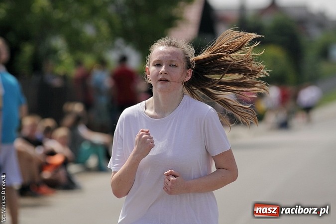 Zdjęcie w galerii na portalu naszraciborz.pl: Wielkie bieganie na Dzień Dziecka w Rudniku wiadomości z regionu