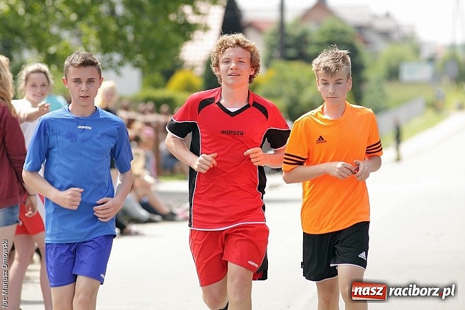 Zdjęcie w galerii na portalu naszraciborz.pl: Wielkie bieganie na Dzień Dziecka w Rudniku wiadomości z regionu