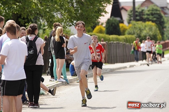 Zdjęcie w galerii na portalu naszraciborz.pl: Wielkie bieganie na Dzień Dziecka w Rudniku wiadomości z regionu