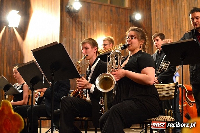 Zdjęcie w galerii na portalu naszraciborz.pl: Dzień Dziecka w szkole muzycznej  wiadomości z regionu