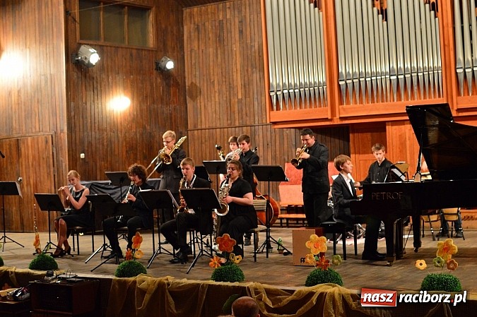 Zdjęcie w galerii na portalu naszraciborz.pl: Dzień Dziecka w szkole muzycznej  wiadomości z regionu