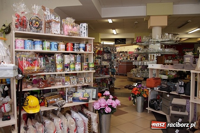 Zdjęcie w galerii na portalu naszraciborz.pl: Centrum Rea - Twoje centrum zakup&oacute;w wiadomości z regionu