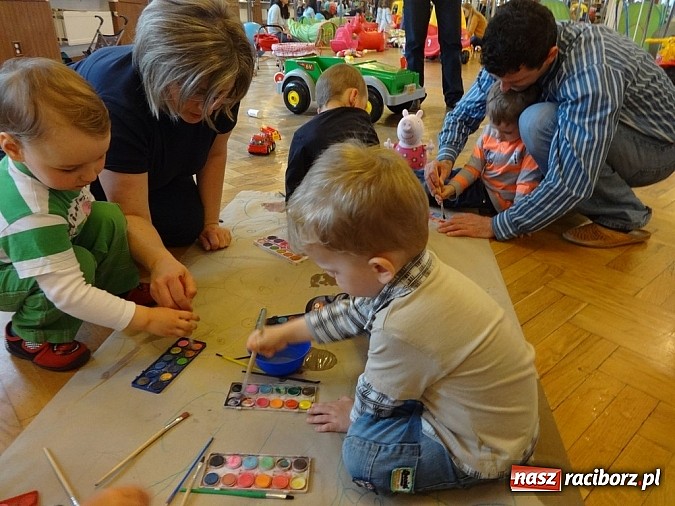 Zdjęcie w galerii na portalu naszraciborz.pl: Majówki w raciborskim Fiku-miku wiadomości z regionu