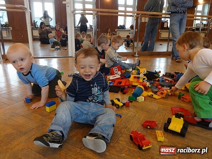 Zdjęcie w galerii na portalu naszraciborz.pl: Majówki w raciborskim Fiku-miku wiadomości z regionu