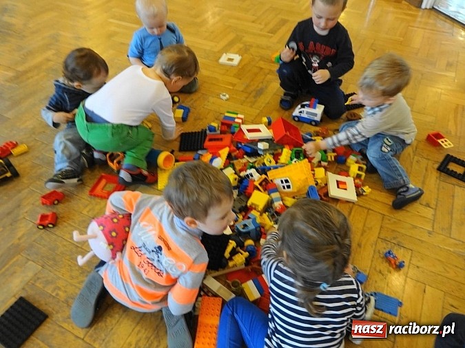 Zdjęcie w galerii na portalu naszraciborz.pl: Majówki w raciborskim Fiku-miku wiadomości z regionu