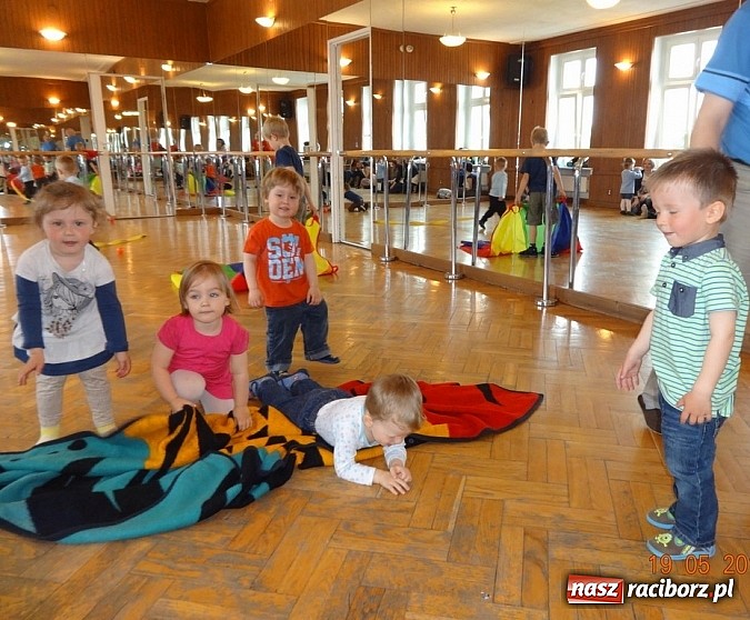 Zdjęcie w galerii na portalu naszraciborz.pl: Majówki w raciborskim Fiku-miku wiadomości z regionu