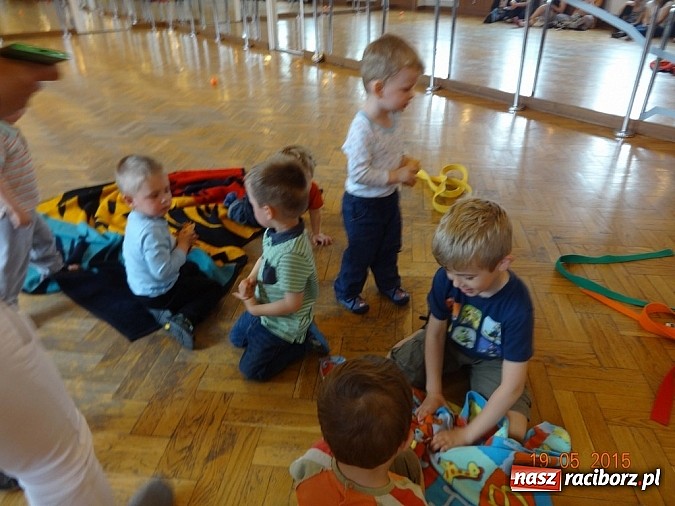 Zdjęcie w galerii na portalu naszraciborz.pl: Majówki w raciborskim Fiku-miku wiadomości z regionu