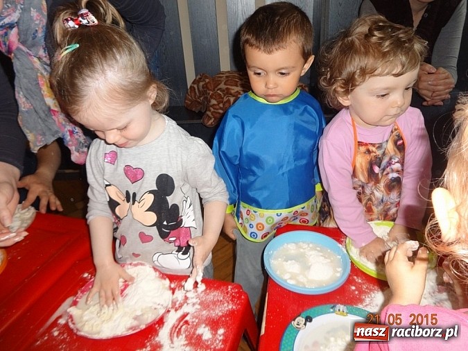 Zdjęcie w galerii na portalu naszraciborz.pl: Majówki w raciborskim Fiku-miku wiadomości z regionu