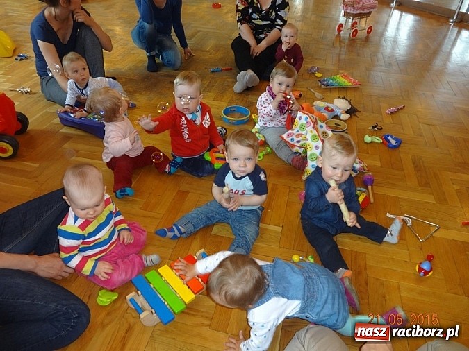 Zdjęcie w galerii na portalu naszraciborz.pl: Majówki w raciborskim Fiku-miku wiadomości z regionu