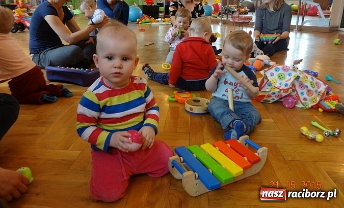 Zdjęcie w galerii na portalu naszraciborz.pl: Majówki w raciborskim Fiku-miku wiadomości z regionu