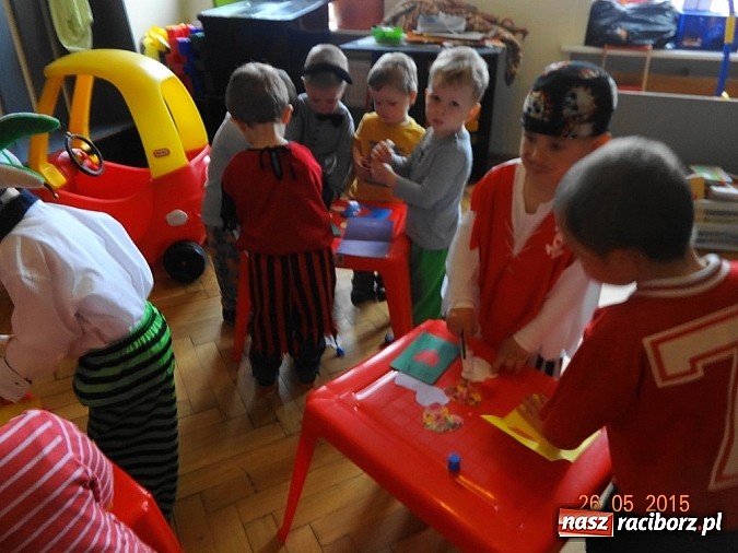 Zdjęcie w galerii na portalu naszraciborz.pl: Majówki w raciborskim Fiku-miku wiadomości z regionu