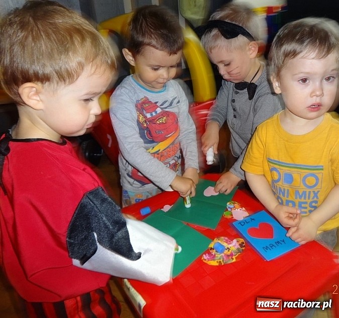 Zdjęcie w galerii na portalu naszraciborz.pl: Majówki w raciborskim Fiku-miku wiadomości z regionu