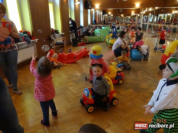 Zdjęcie w galerii na portalu naszraciborz.pl: Majówki w raciborskim Fiku-miku wiadomości z regionu