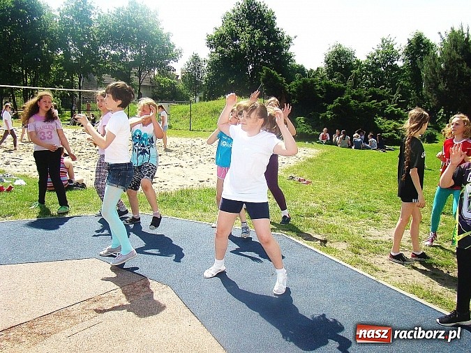 Zdjęcie w galerii na portalu naszraciborz.pl: W Nędzy uczniowie tym razem lepsi od nauczycieli   wiadomości z regionu