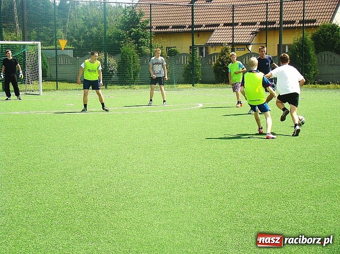 Zdjęcie w galerii na portalu naszraciborz.pl: W Nędzy uczniowie tym razem lepsi od nauczycieli   wiadomości z regionu