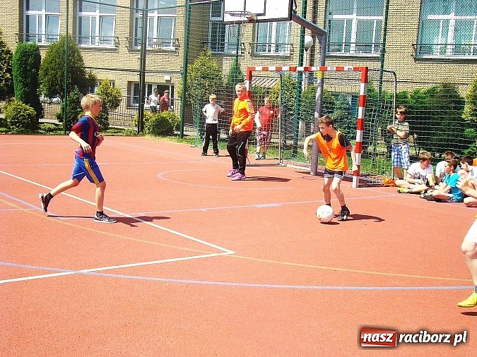 Zdjęcie w galerii na portalu naszraciborz.pl: W Nędzy uczniowie tym razem lepsi od nauczycieli   wiadomości z regionu