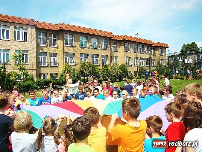 Zdjęcie w galerii na portalu naszraciborz.pl: W Nędzy uczniowie tym razem lepsi od nauczycieli   wiadomości z regionu