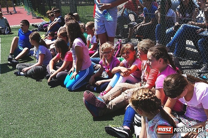 Zdjęcie w galerii na portalu naszraciborz.pl: W Nędzy uczniowie tym razem lepsi od nauczycieli   wiadomości z regionu