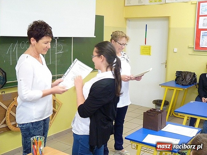 Zdjęcie w galerii na portalu naszraciborz.pl: W ZSG w Nędzy udowodnili, że o Skłodowskiej-Curie wiedzą dużo! wiadomości z regionu
