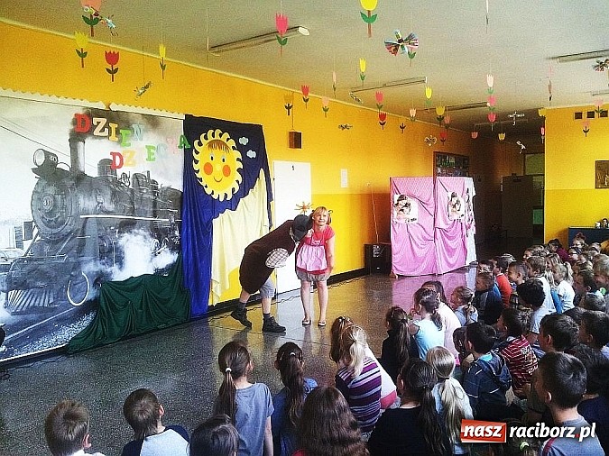 Zdjęcie w galerii na portalu naszraciborz.pl: Bajkowy dzień Dziecka w Szkole Podstawowej w Krzanowicach wiadomości z regionu