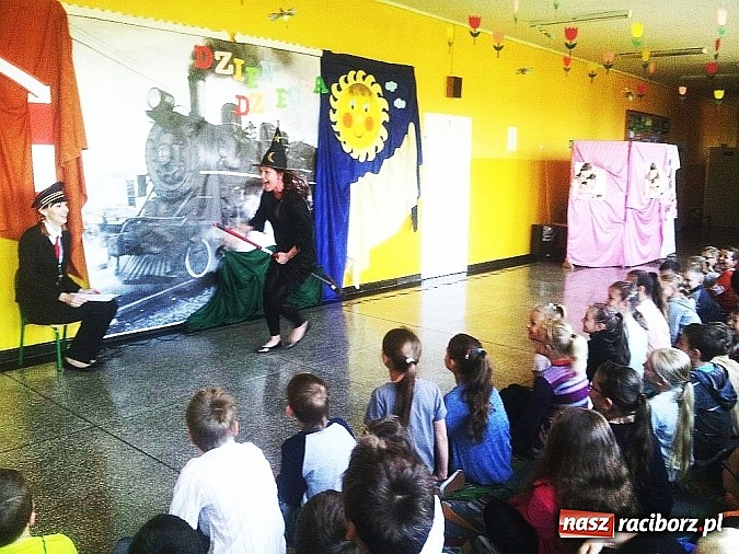 Zdjęcie w galerii na portalu naszraciborz.pl: Bajkowy dzień Dziecka w Szkole Podstawowej w Krzanowicach wiadomości z regionu