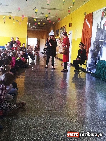 Zdjęcie w galerii na portalu naszraciborz.pl: Bajkowy dzień Dziecka w Szkole Podstawowej w Krzanowicach wiadomości z regionu