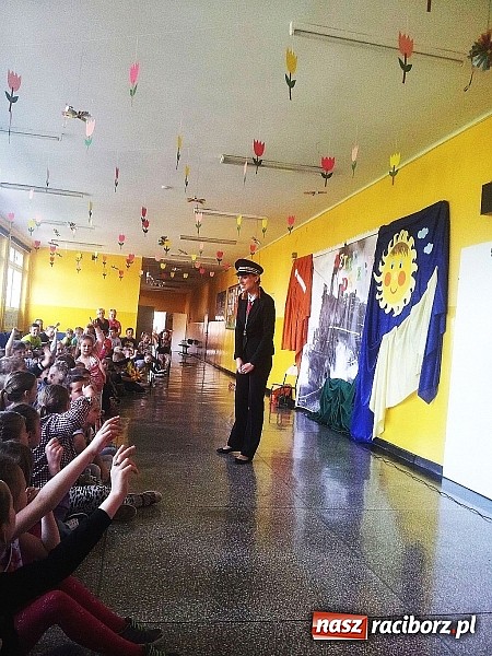 Zdjęcie w galerii na portalu naszraciborz.pl: Bajkowy dzień Dziecka w Szkole Podstawowej w Krzanowicach wiadomości z regionu