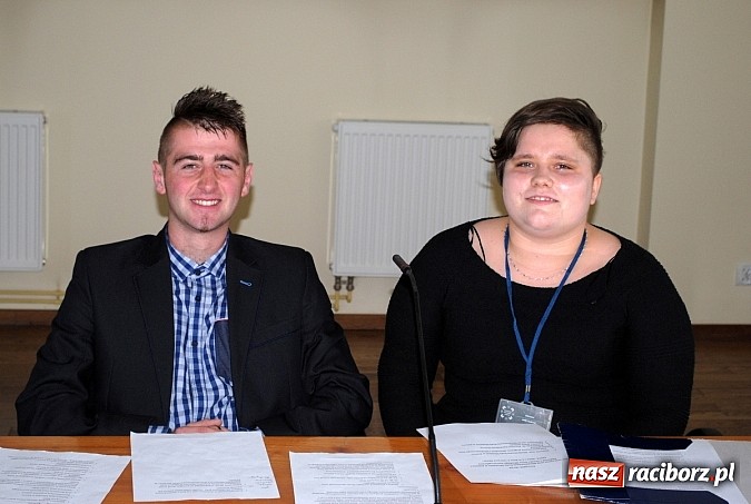 Zdjęcie w galerii na portalu naszraciborz.pl: Sprawy młodych na uroczystej sesji Młodzieżowej Rady Miejskiej wiadomości z regionu