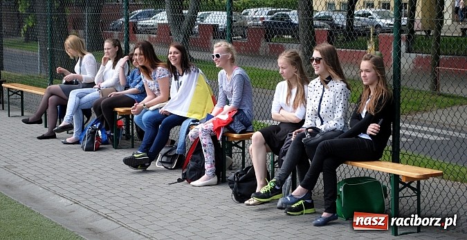 Zdjęcie w galerii na portalu naszraciborz.pl: Sprawy młodych na uroczystej sesji Młodzieżowej Rady Miejskiej wiadomości z regionu