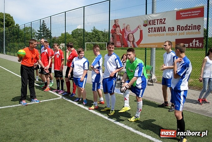 Zdjęcie w galerii na portalu naszraciborz.pl: Sprawy młodych na uroczystej sesji Młodzieżowej Rady Miejskiej wiadomości z regionu