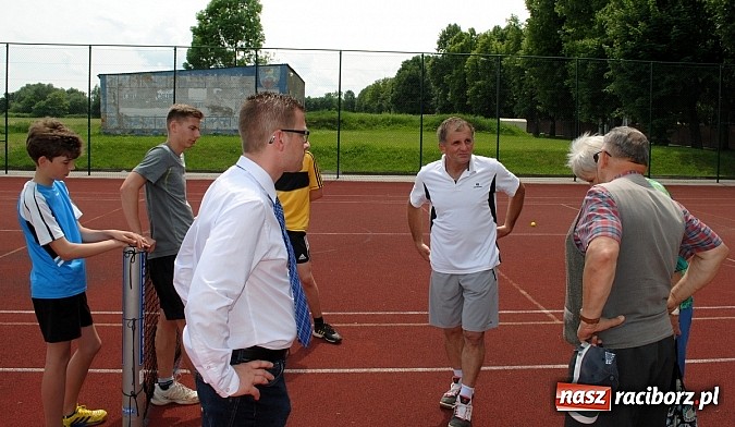 Zdjęcie w galerii na portalu naszraciborz.pl: Sprawy młodych na uroczystej sesji Młodzieżowej Rady Miejskiej wiadomości z regionu