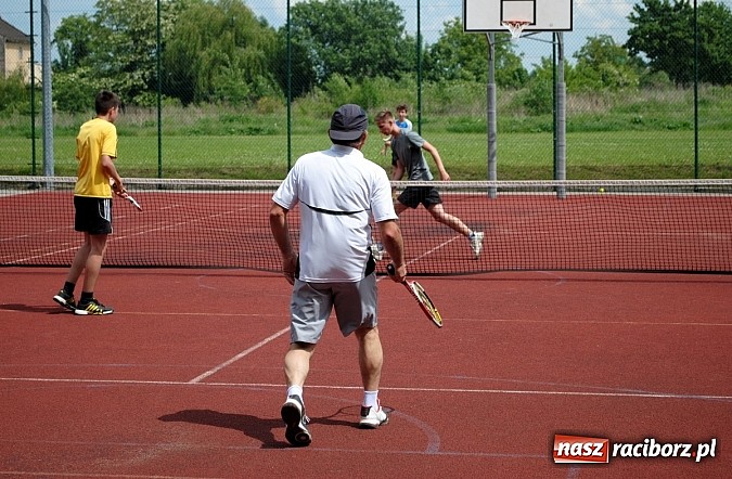 Zdjęcie w galerii na portalu naszraciborz.pl: Sprawy młodych na uroczystej sesji Młodzieżowej Rady Miejskiej wiadomości z regionu