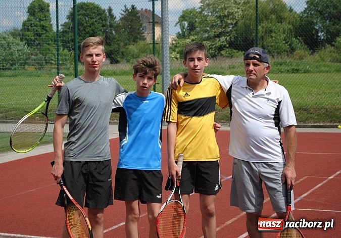 Zdjęcie w galerii na portalu naszraciborz.pl: Sprawy młodych na uroczystej sesji Młodzieżowej Rady Miejskiej wiadomości z regionu