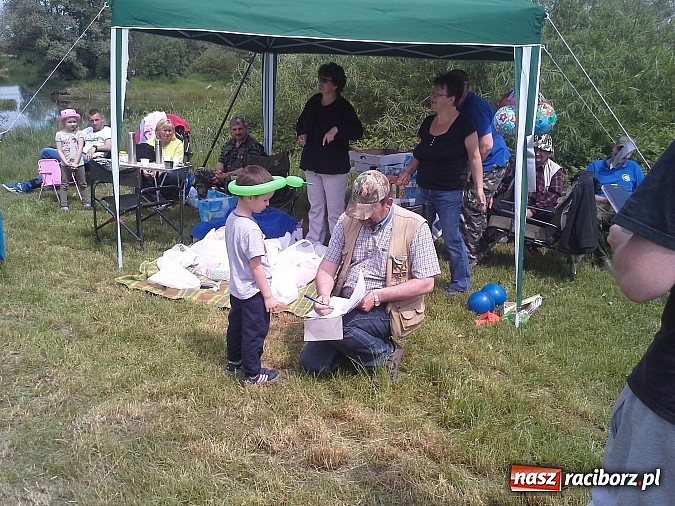 Zdjęcie w galerii na portalu naszraciborz.pl: Zawody wędkarskie na Dzień Dziecka wiadomości z regionu