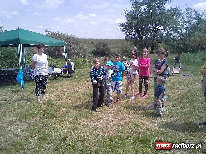 Zdjęcie w galerii na portalu naszraciborz.pl: Zawody wędkarskie na Dzień Dziecka wiadomości z regionu